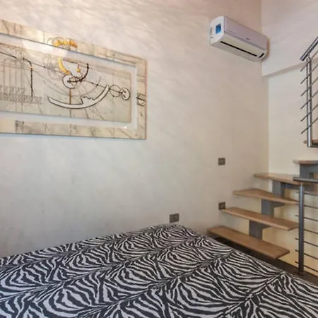 White&gold Apartment