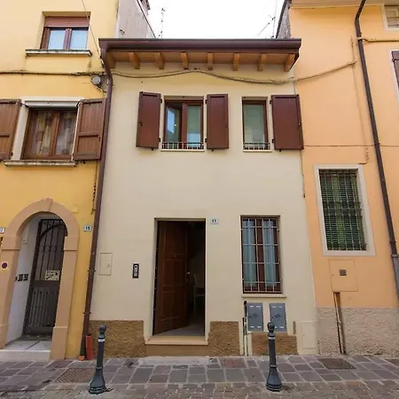Apartment White&gold